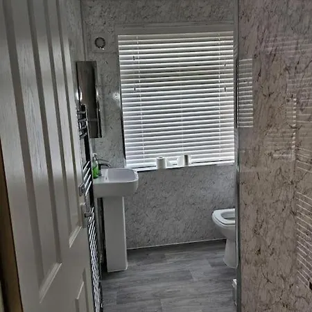 4 Bed House With Pool Table Free Parking En * Sheffield