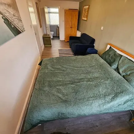 4 Bed House With Pool Table Free Parking En Holiday home